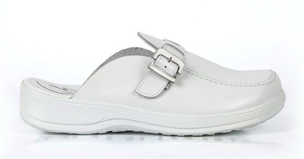 https://www.sabomar.com/ByGuru White Buckled Men's Cook Slippers