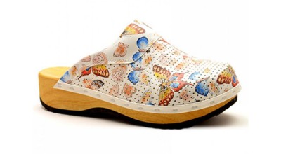 Ahşap Tabanlı Terlikler Ahşap Tabanlı Terlikler