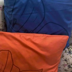 Yastık kılıfı arıyorsanız başka yere bakmayın derim. 10 yıldız olsa verirdim. Kumaşının kalitesi renkleri desenleri harikaaa. Bu markanın diğer modellerinden de alacağım. Kumaşı kadife gibi yumuşacık.